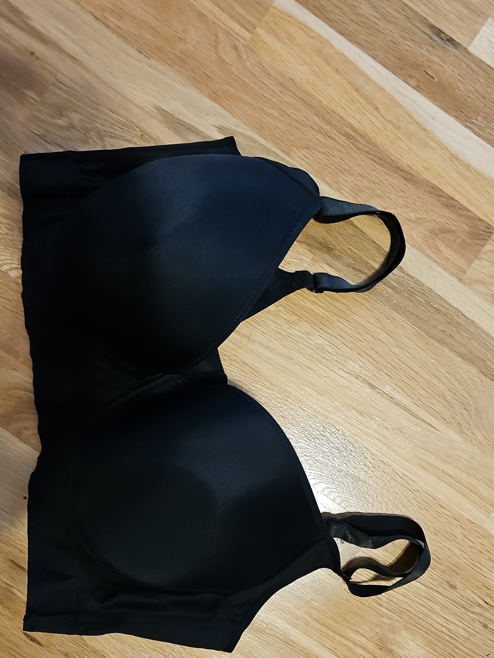 Never Worn Black Women's T-Shirt Bra - 8 Hooks
